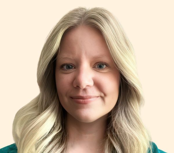 Anna Maynard, Therapist