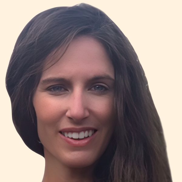 Lindsay Englund, Therapist