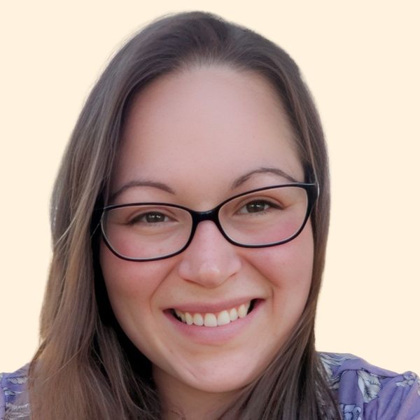 Danielle Nuellen, Therapist