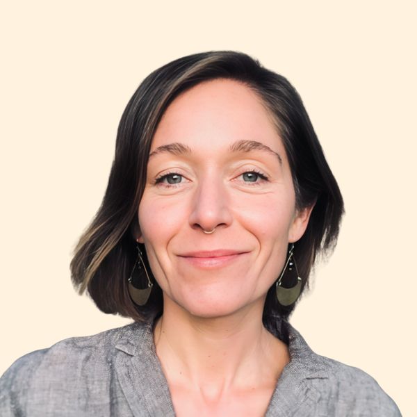 Emily Alderaen, Therapist