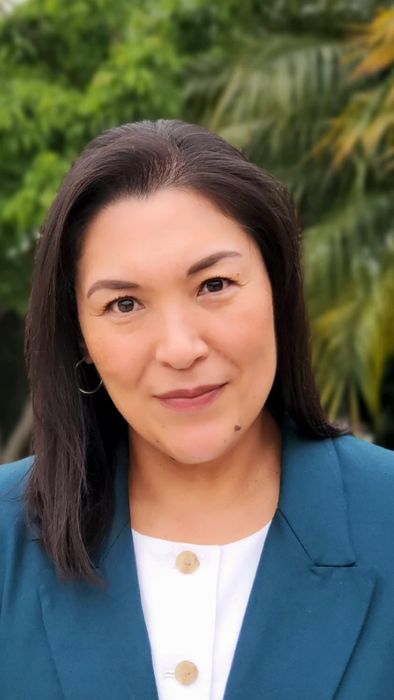 Julie Gonzalez, Therapist