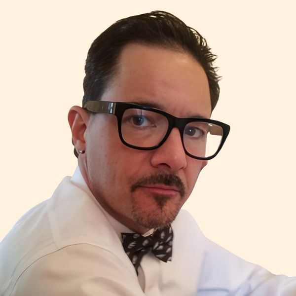 Chaz Molins, Therapist