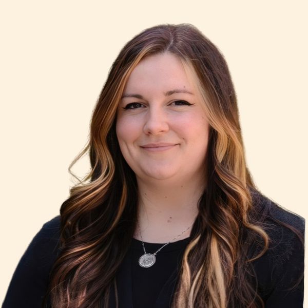 Leslie Davis, Therapist