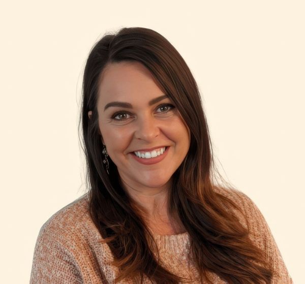 Autumn Davis, Therapist