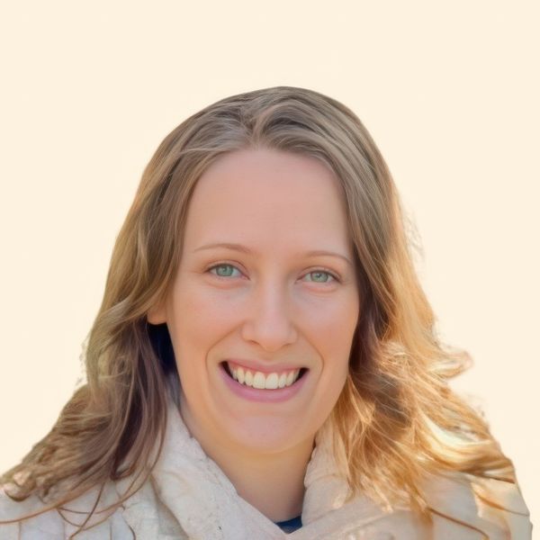 Kelly Callahan, Therapist