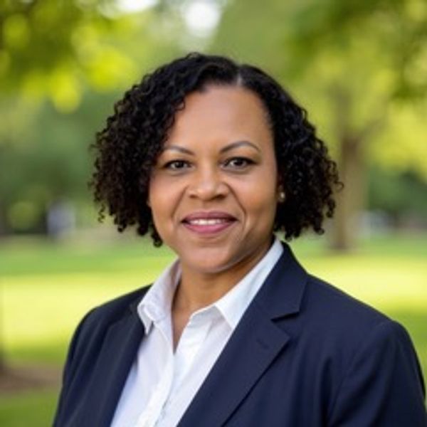 Leilany Davila, Therapist