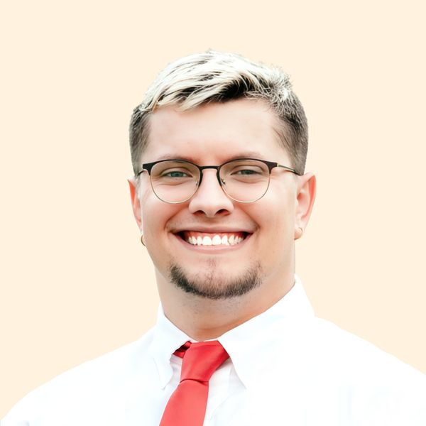 Layton Wade, Therapist