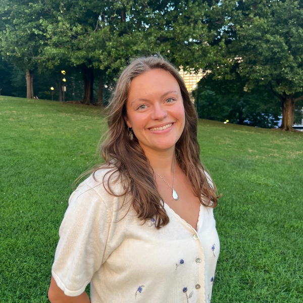 Sarah Nickandros, Therapist
