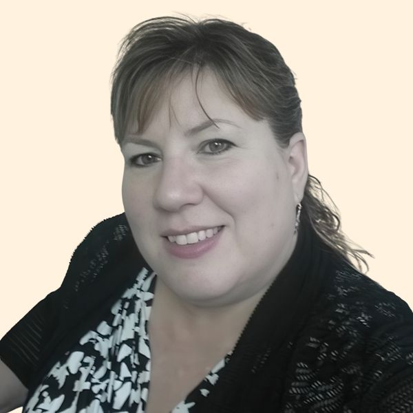 Julie Valiquette, Therapist