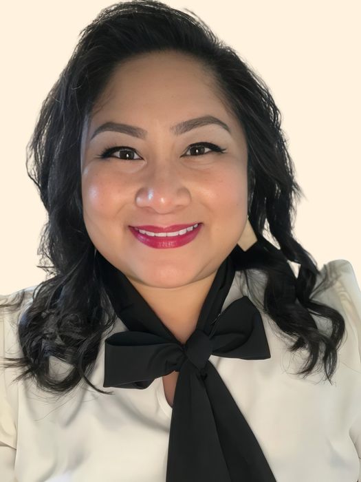 Jennifer Safken, Therapist