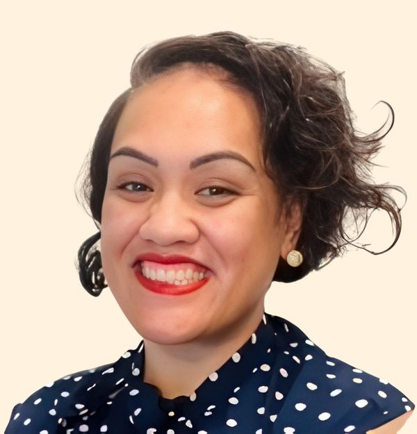 Scarlett Ekeroma, Therapist