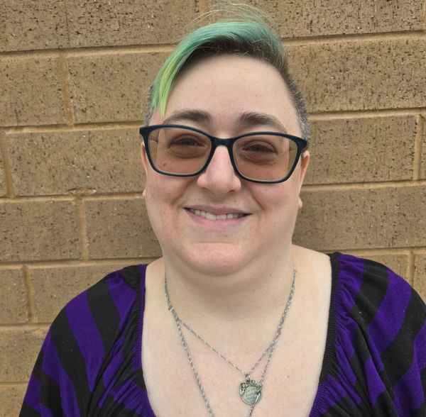 Kayla Mangen, Therapist