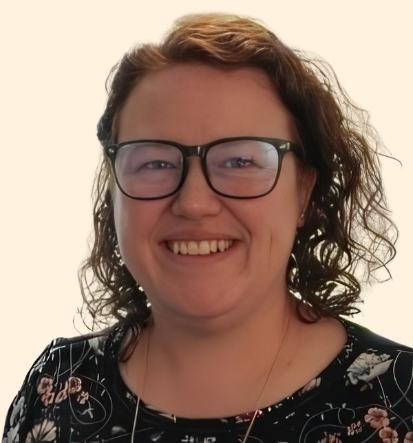 Lisa Dean, Therapist