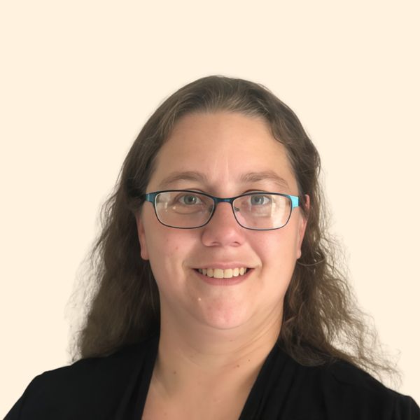 Hilary Hitte, Therapist
