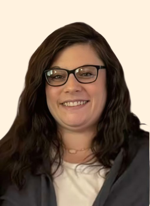 Amber Jakubek, Therapist