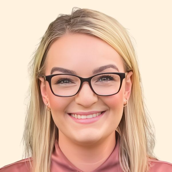 Sarah Livingston, Therapist