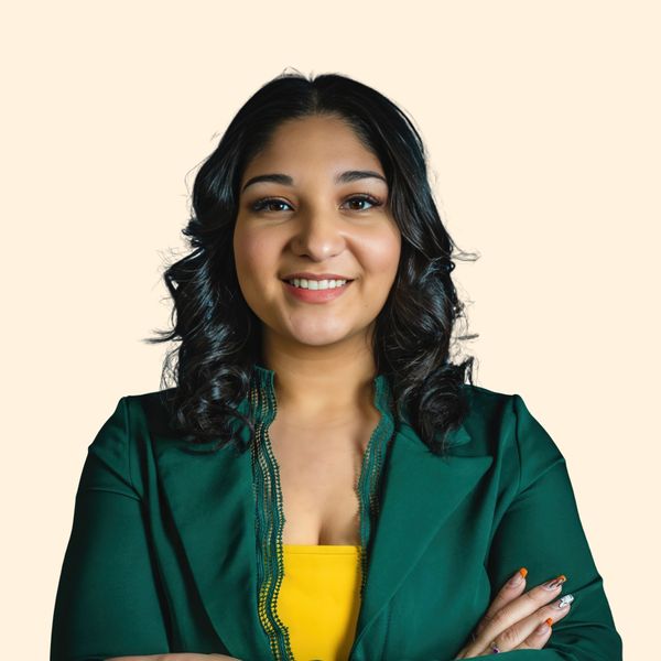 Gissel Saavedra, Therapist