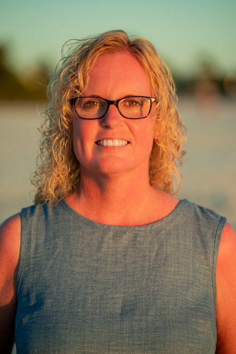 Tracey Zink, Therapist