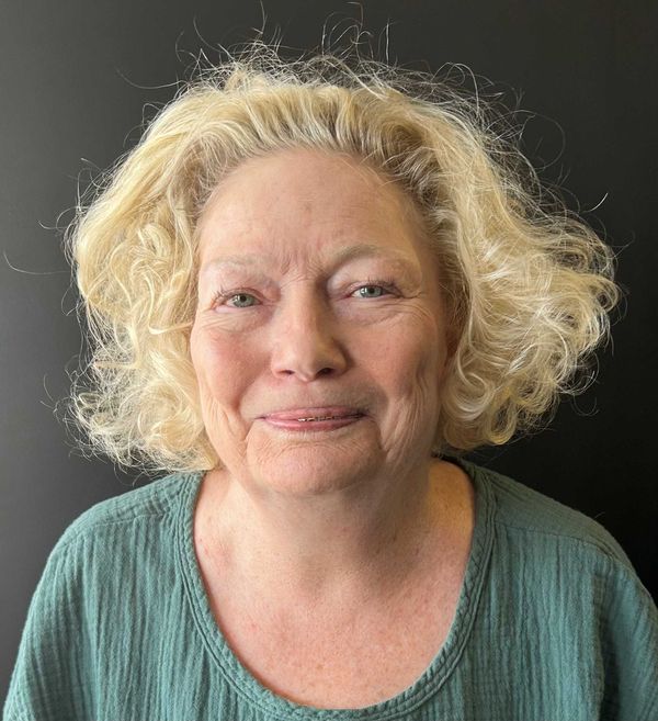 Holly Hooton, Therapist