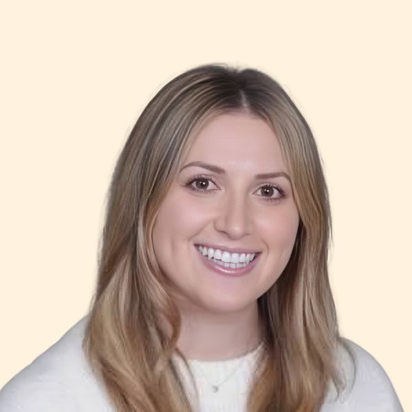 Jaclyn Weiss, Therapist