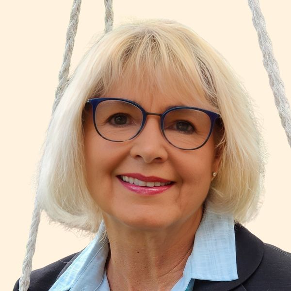 Michelle Ellis, Therapist