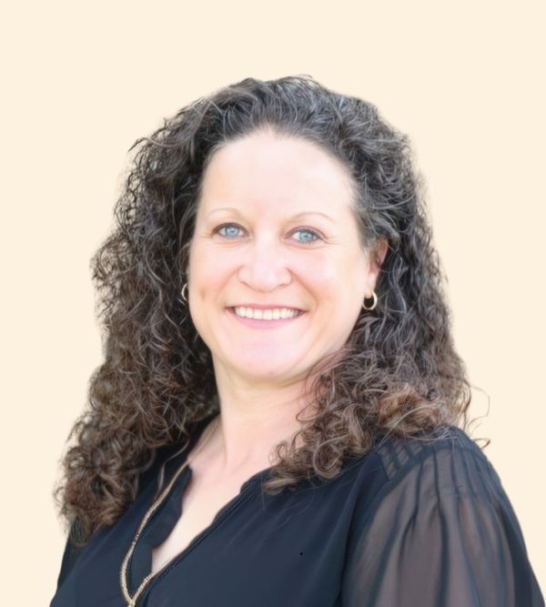 Angela Thomas, Therapist