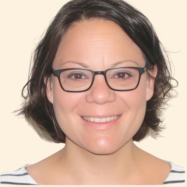 Lisa Vitti, Therapist