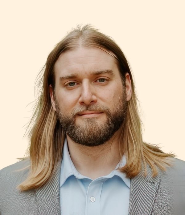 Colin Piekarski, Therapist