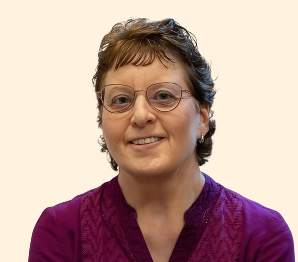 Stephanie Eells, Therapist