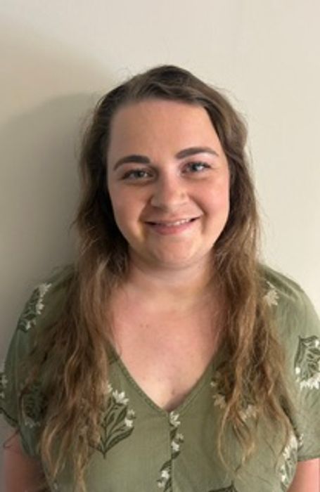 Alyssa Dempsey, Therapist