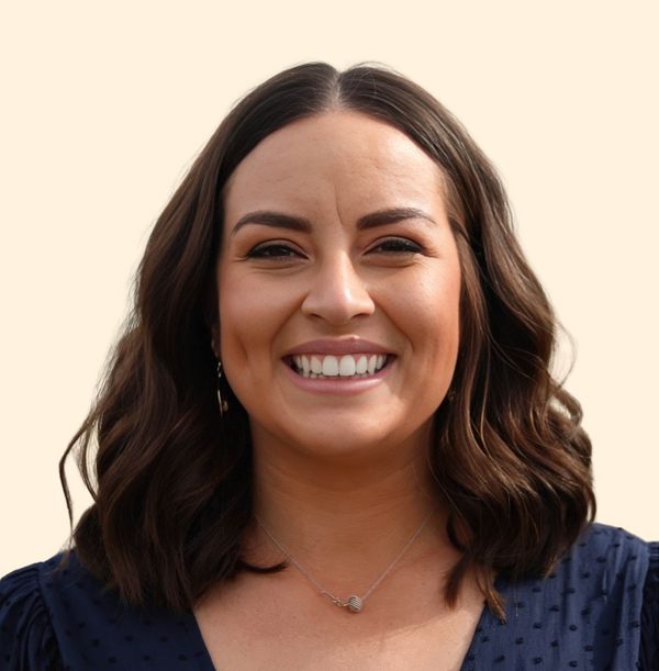 Hayley Ghizas, Therapist