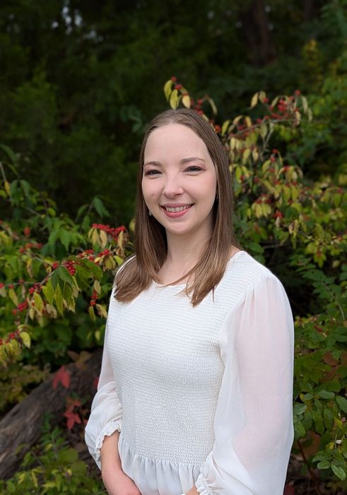Kayla Castelow, Therapist