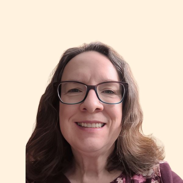 Linda Gonzales, Therapist