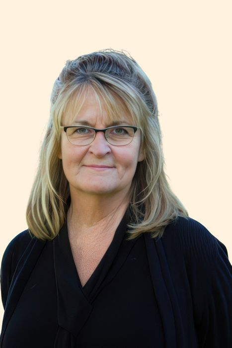 Barbara Howes, Therapist