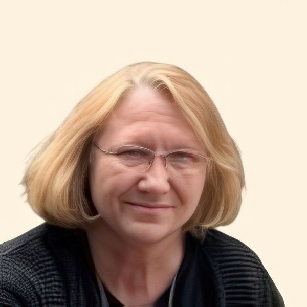 Lyn Manzi, Therapist