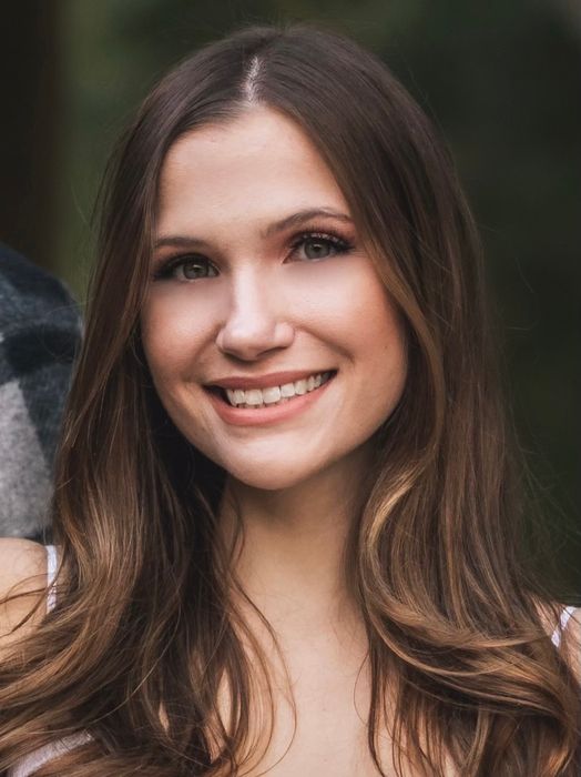 Elise Bailey, Therapist