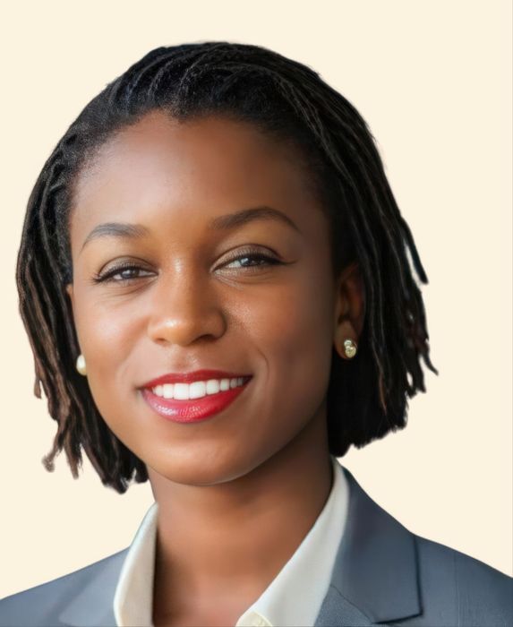 Nicole Clark, Therapist