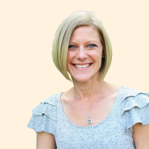 Amanda Lukas, Therapist