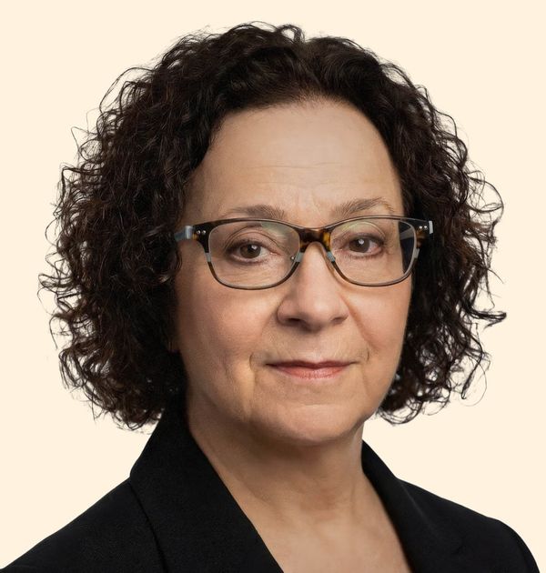Michele Viehl, Therapist