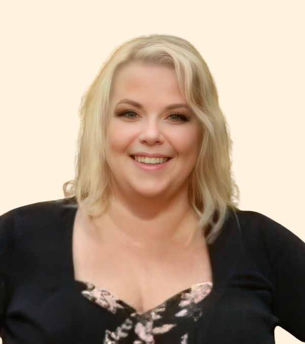 Alicia Watt, Therapist