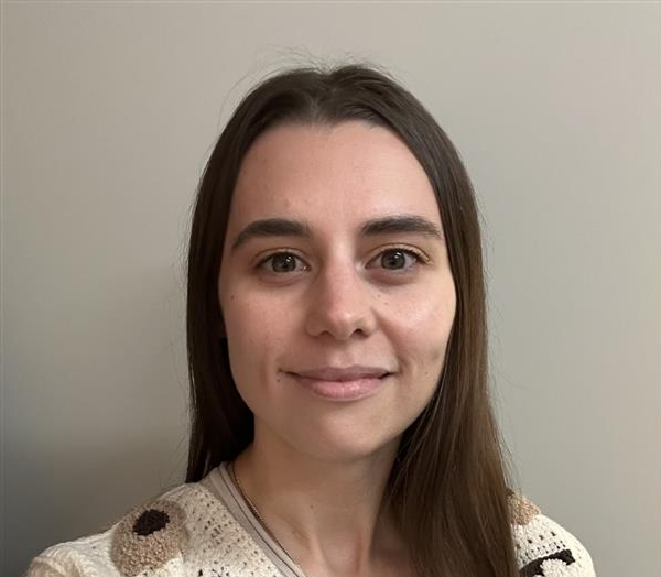 Laura Hill, Therapist