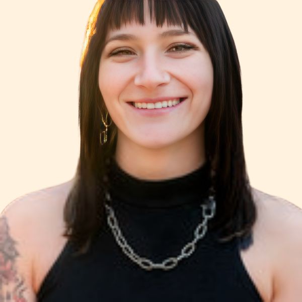 Kelly Dipietro, Therapist