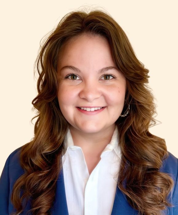 Allison Luebke, Therapist