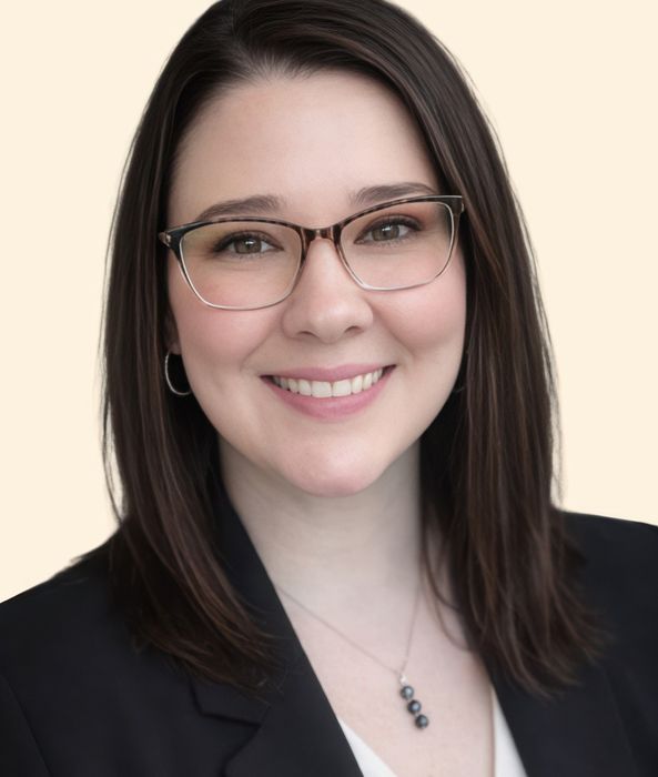 Ashley Lucente, Therapist