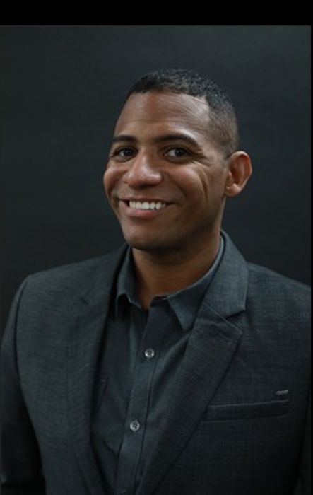 Larry Warren Davis, Therapist