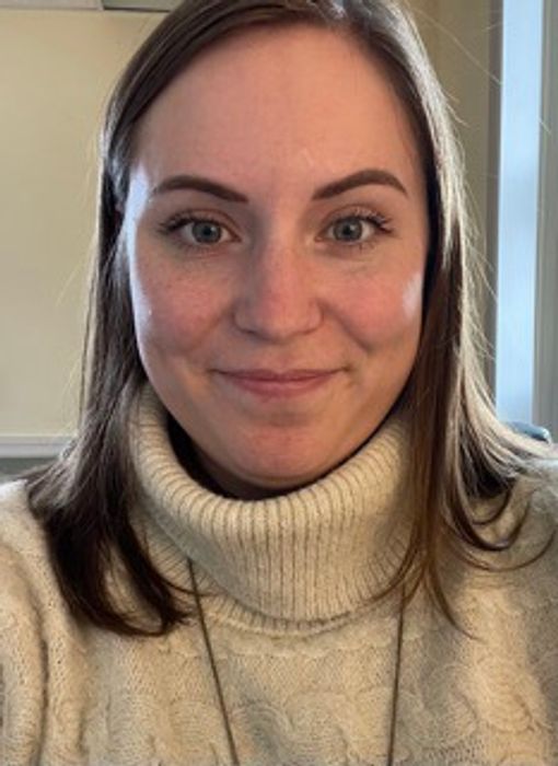 Justine Charbonneau, Therapist