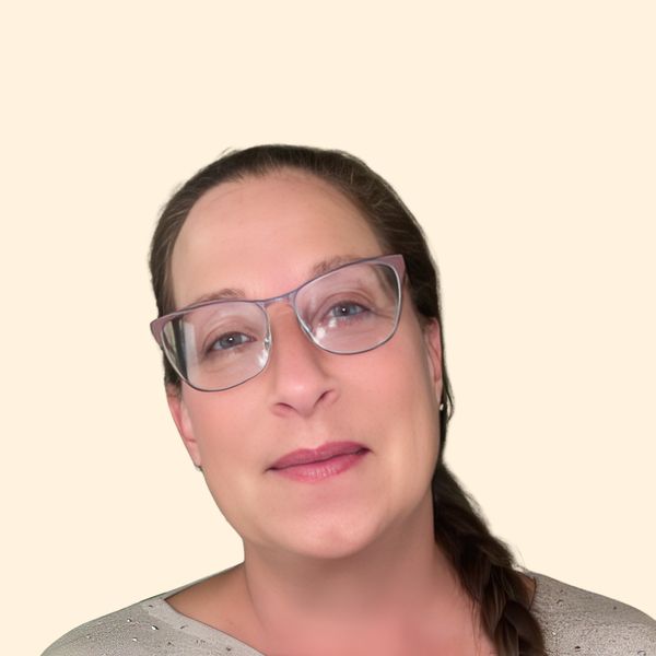 Annette Knutson, Therapist