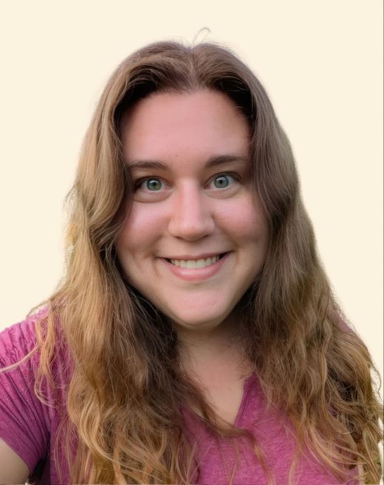 April Lark, Therapy Clinician