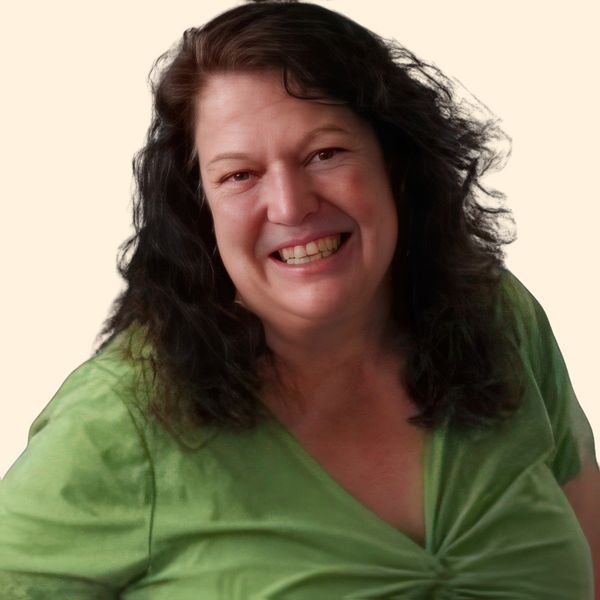 Lori Santana, Therapist