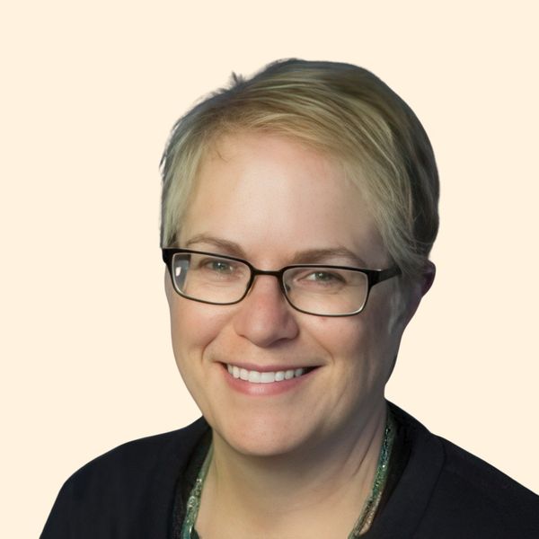 Mia Perry, Therapist